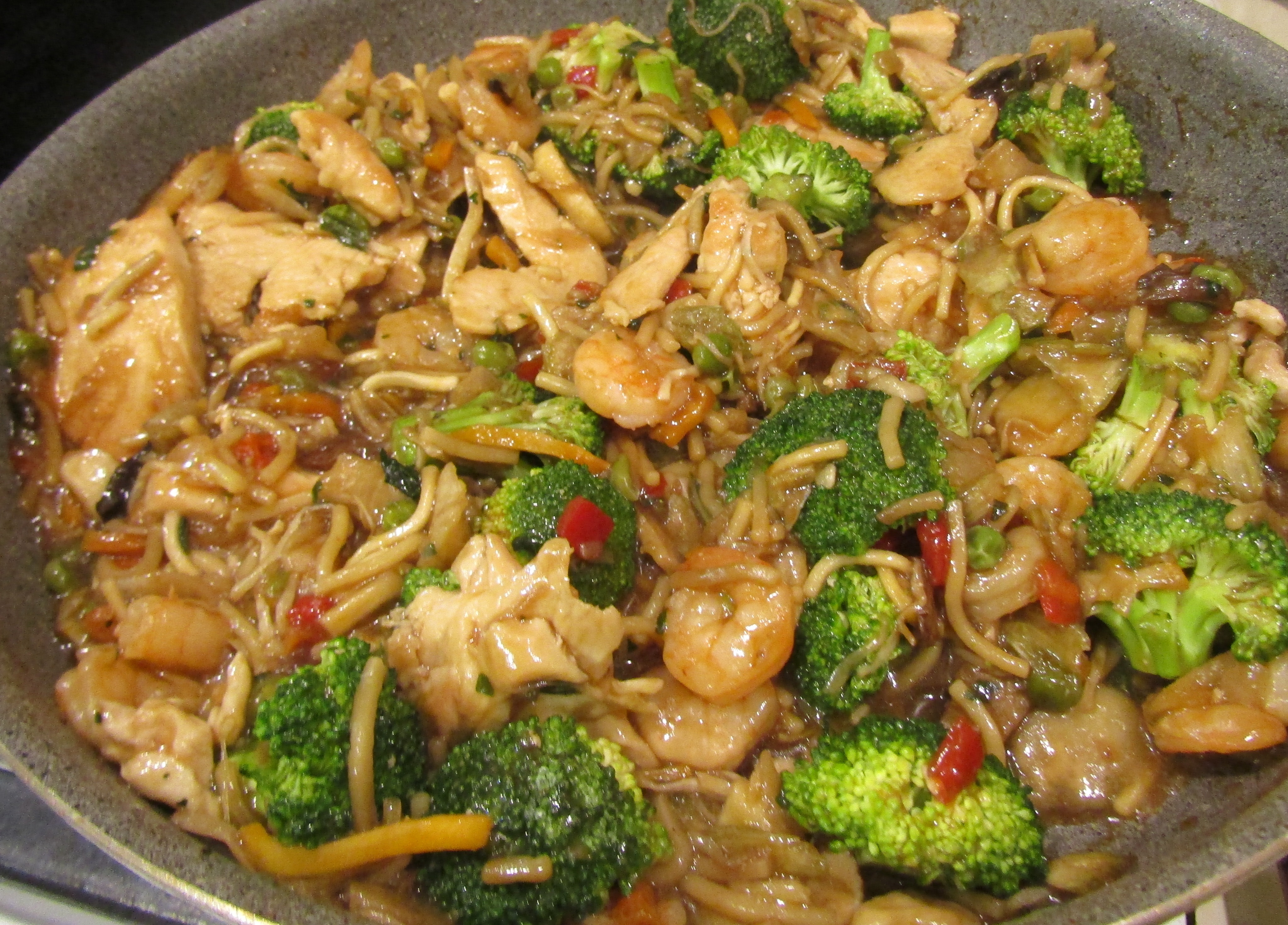 Chicken and Shrimp Chow Mein Stir-Fry Recipe
